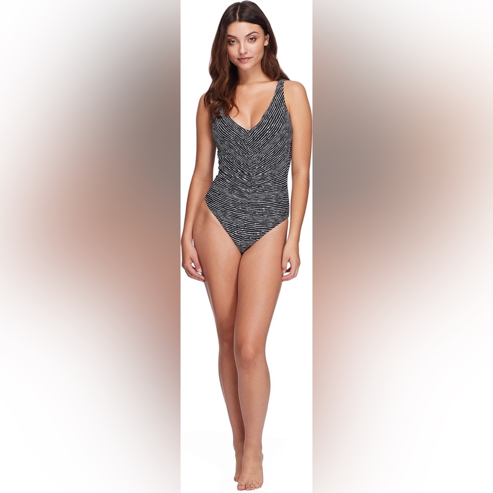 Skye‎ Jennifer V Neck Black White Women’s Swimsuit One Piece EUC Size S